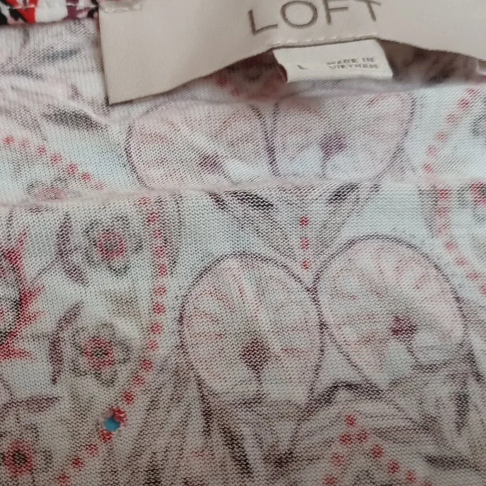 Women's Loft long sleeve paisley top with 1 sm flaw (see description) Size Large - Picture 4 of 9